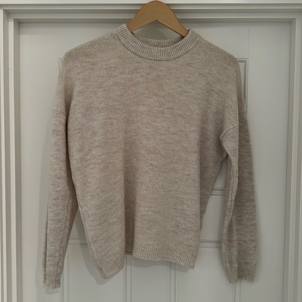 Urban Outfitters Crewneck Sweater Size Small